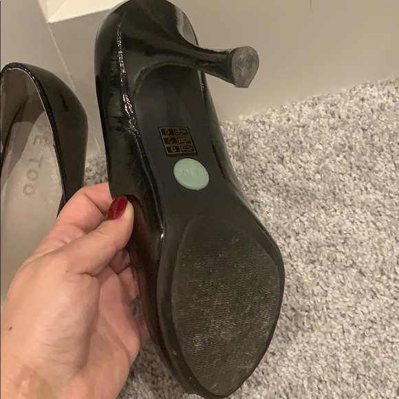 Classic Black Patent Peep Toe Pumps - Picture 4 of 5